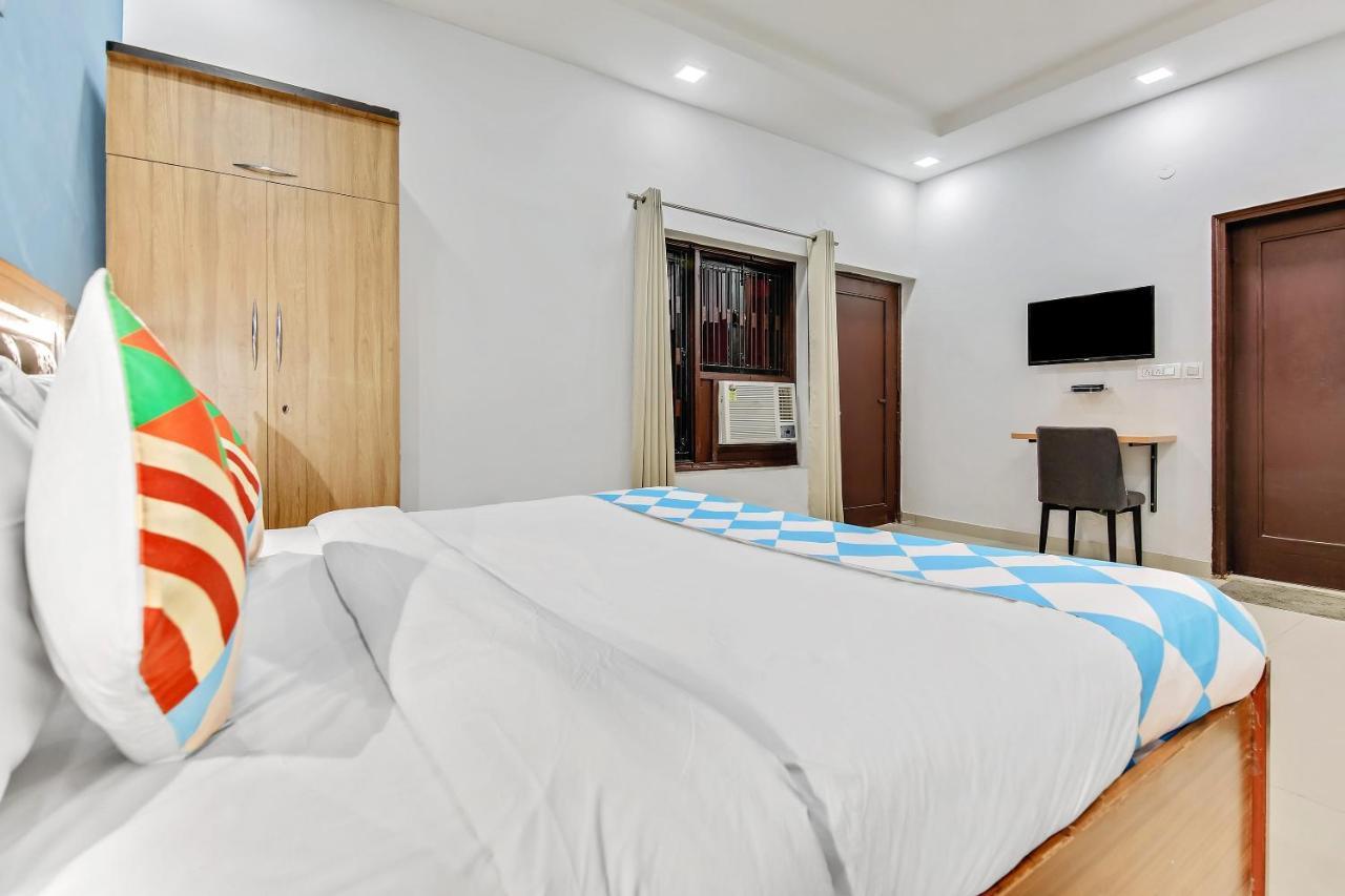 Oyo Home 64106 Comfortable Stay Nuova Delhi Esterno foto