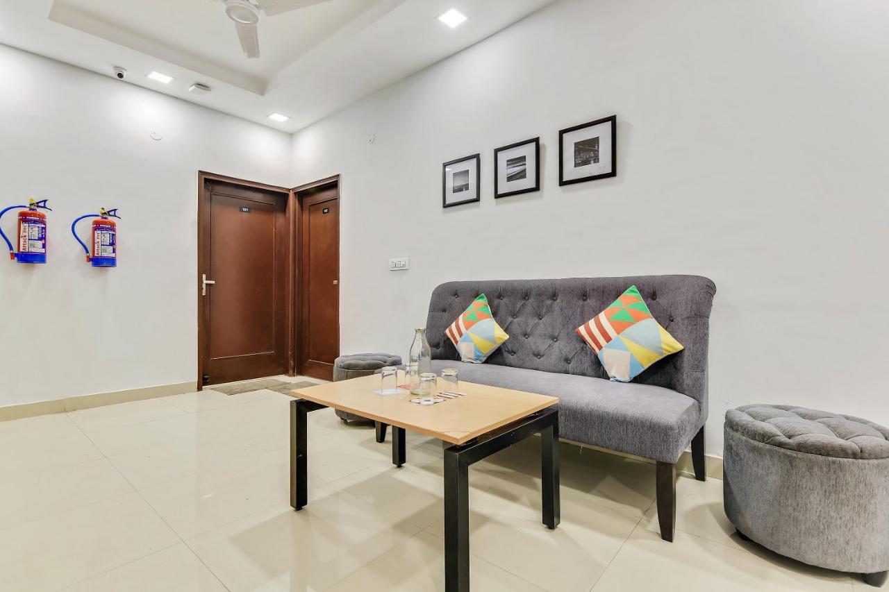 Oyo Home 64106 Comfortable Stay Nuova Delhi Esterno foto