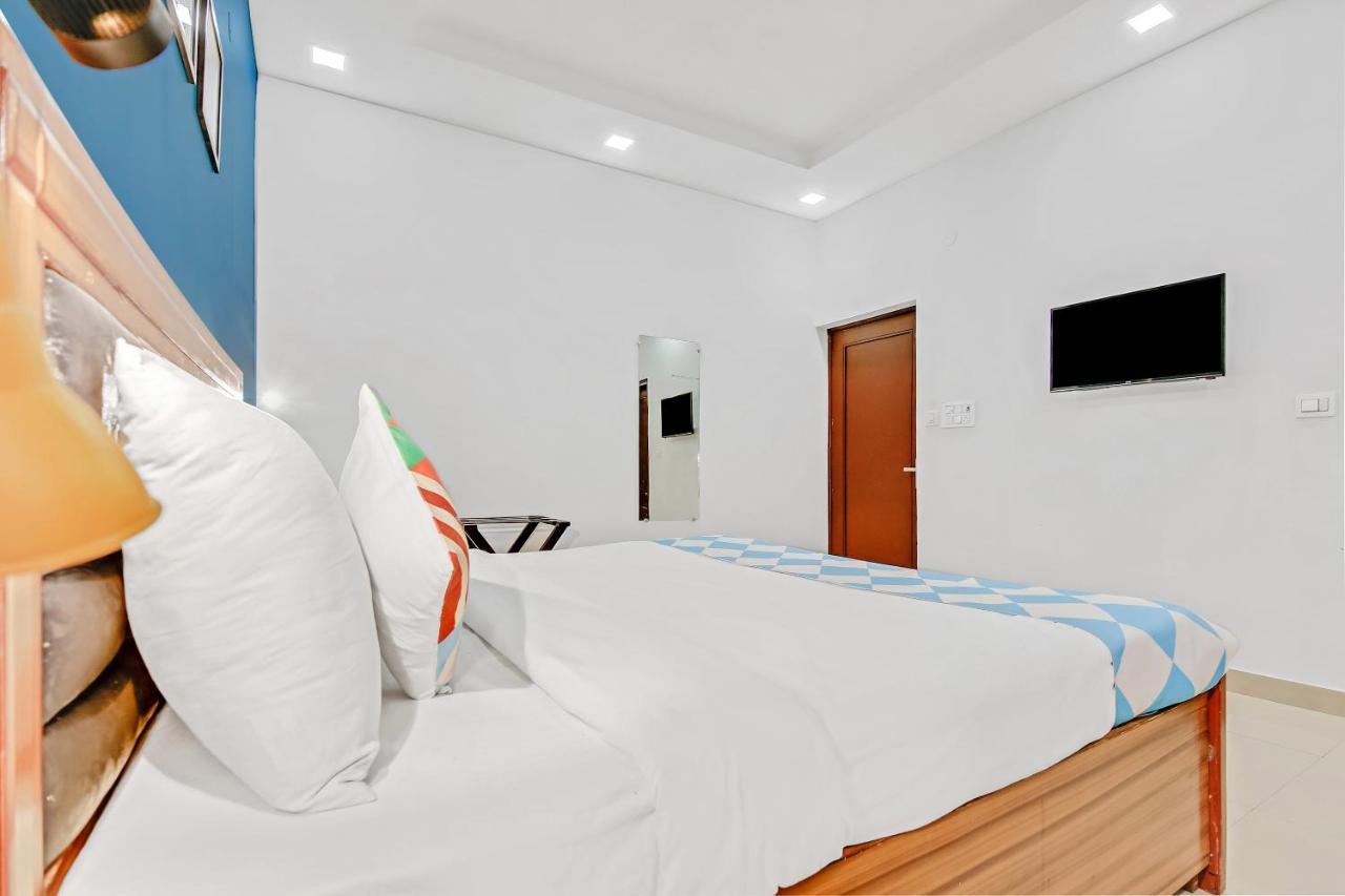 Oyo Home 64106 Comfortable Stay Nuova Delhi Esterno foto