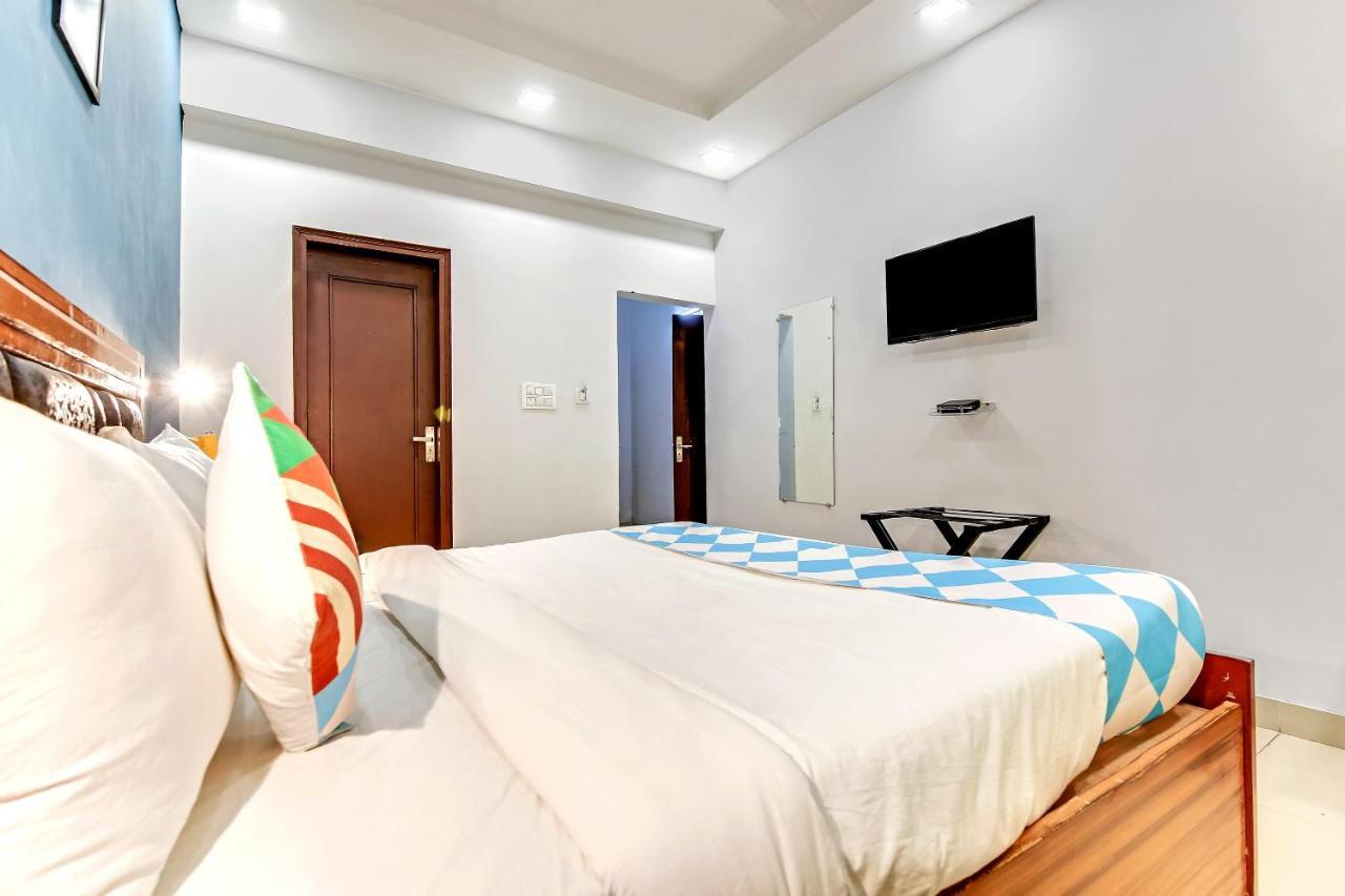 Oyo Home 64106 Comfortable Stay Nuova Delhi Esterno foto