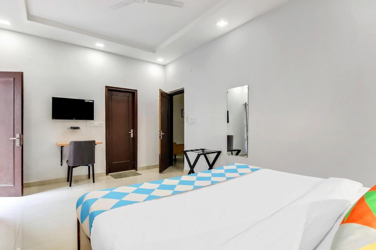 Oyo Home 64106 Comfortable Stay Nuova Delhi Esterno foto