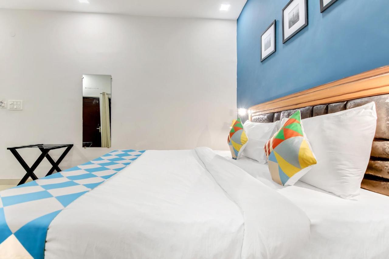 Oyo Home 64106 Comfortable Stay Nuova Delhi Esterno foto