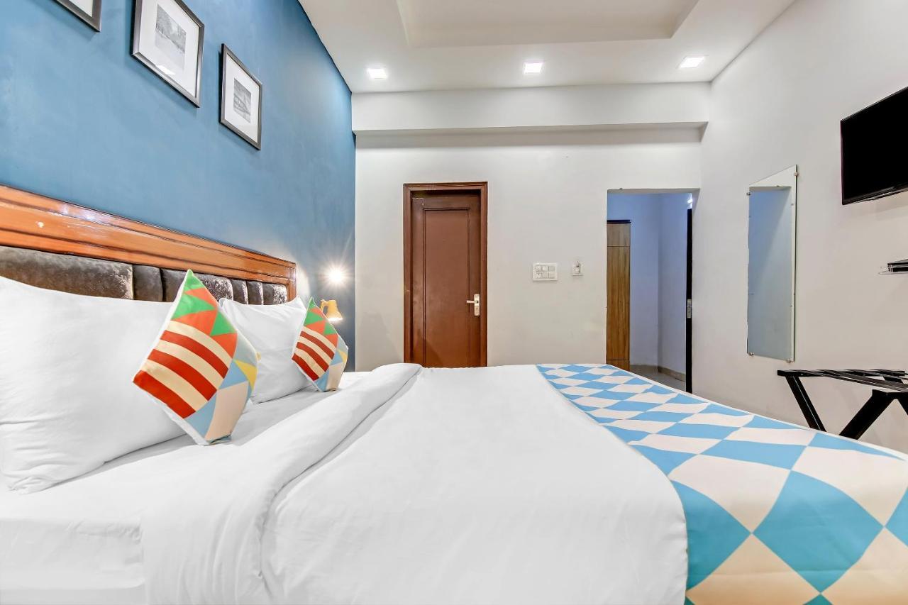 Oyo Home 64106 Comfortable Stay Nuova Delhi Esterno foto