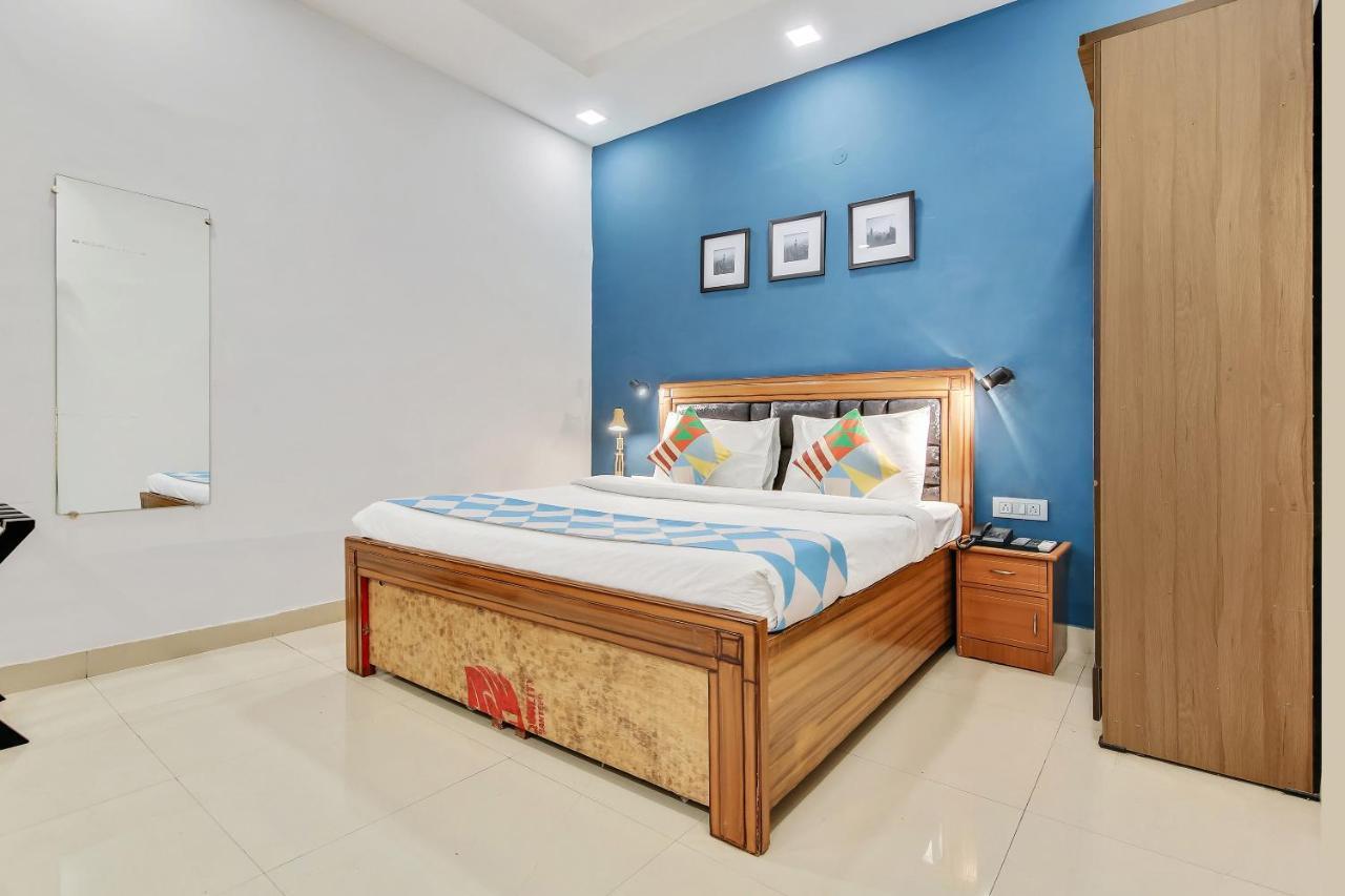 Oyo Home 64106 Comfortable Stay Nuova Delhi Esterno foto